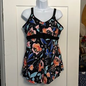 New never worn XL floral print tankini